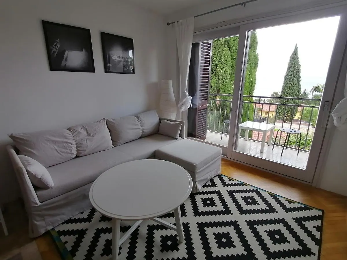 Stressfree Villa Icici 0*,