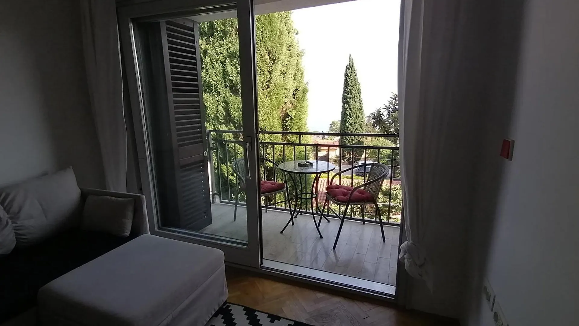 Stressfree Villa Icici Apartment
